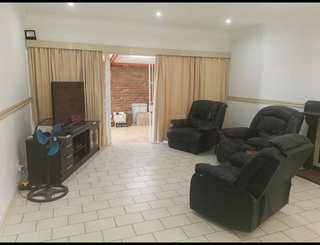 3 BEDROOM HOUSE SOLD IN BOOYSENS